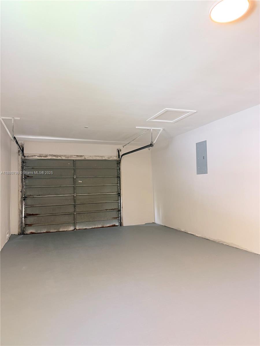 RAINBOW LAKES - Residential