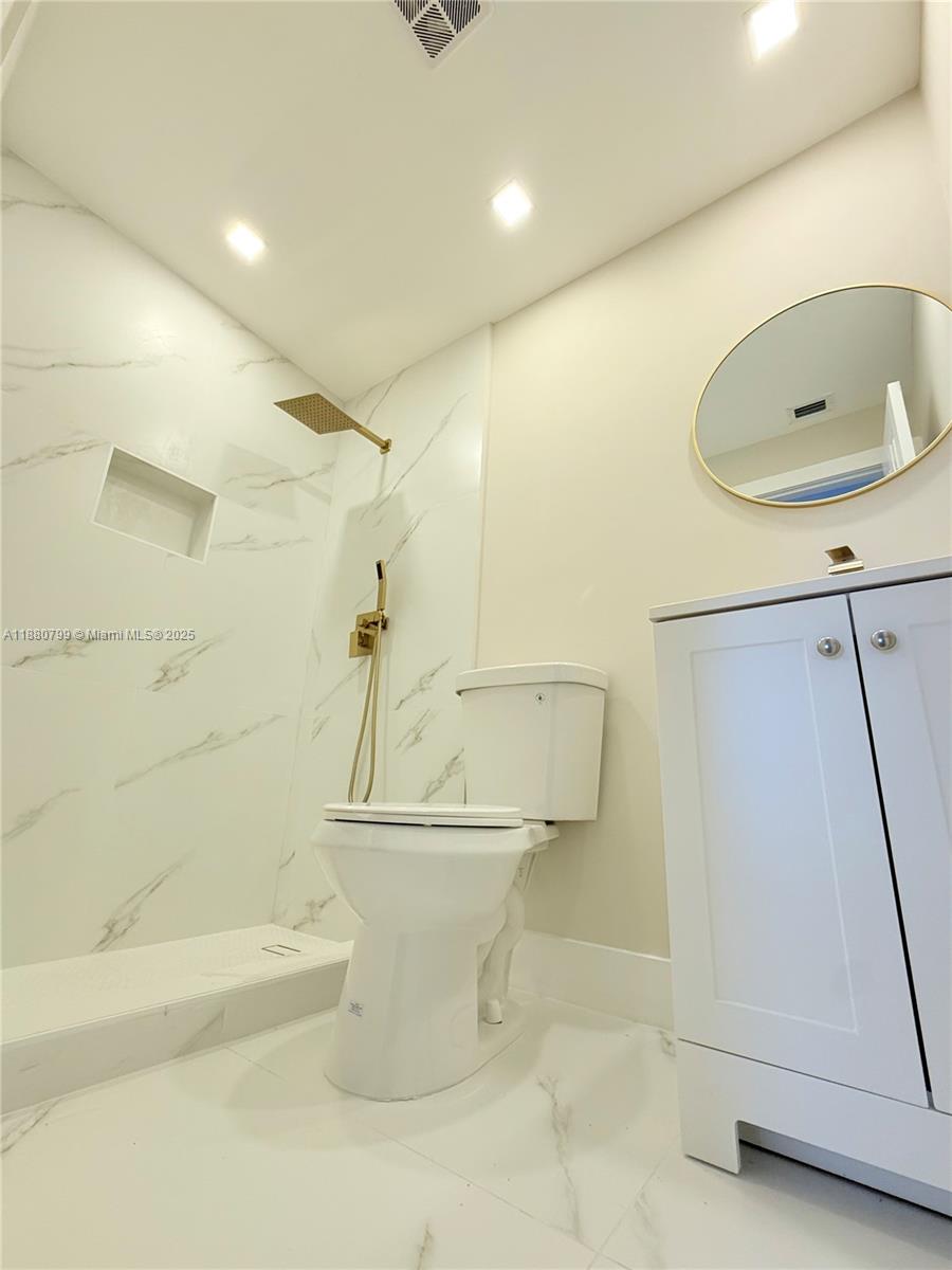 RAINBOW LAKES - Residential