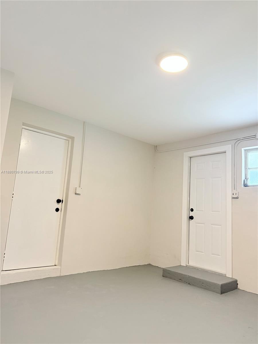 RAINBOW LAKES - Residential