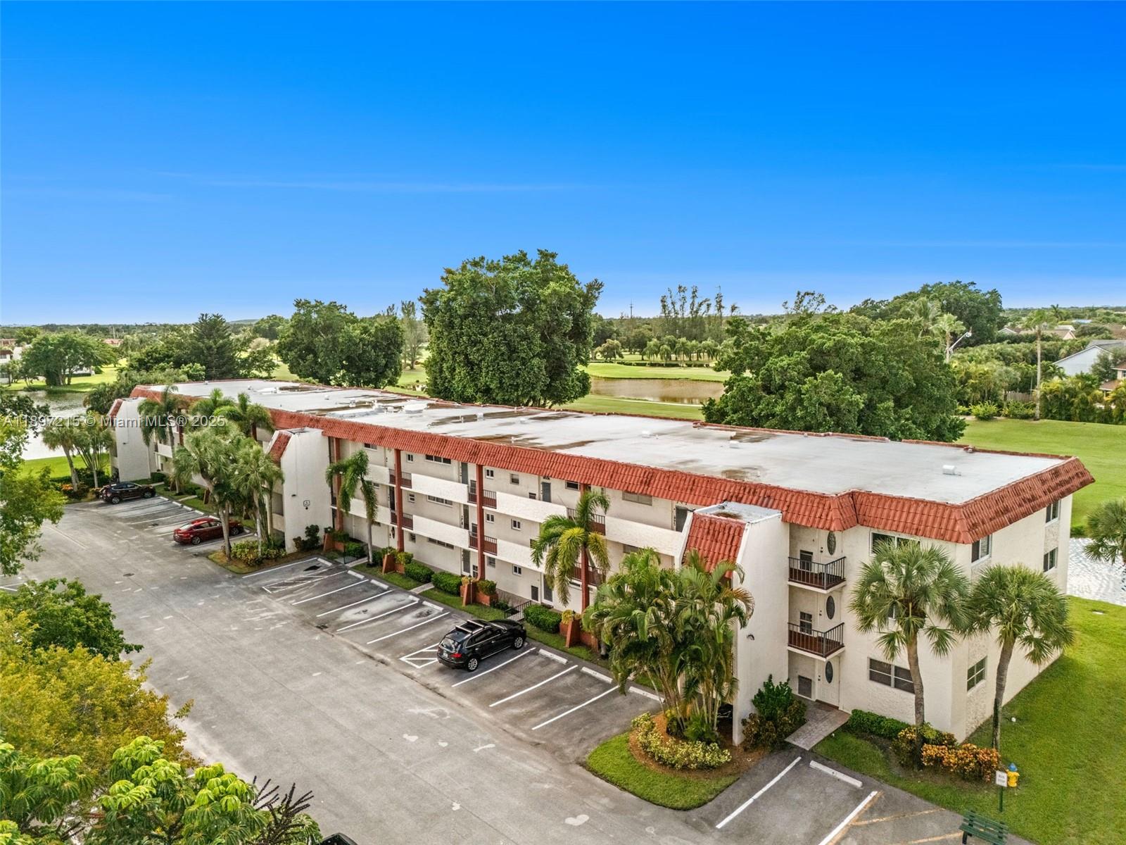 HOLLYBROOK GOLF AND TENNIS - Residential