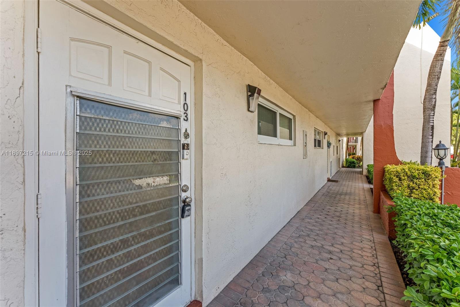 HOLLYBROOK GOLF AND TENNIS - Residential