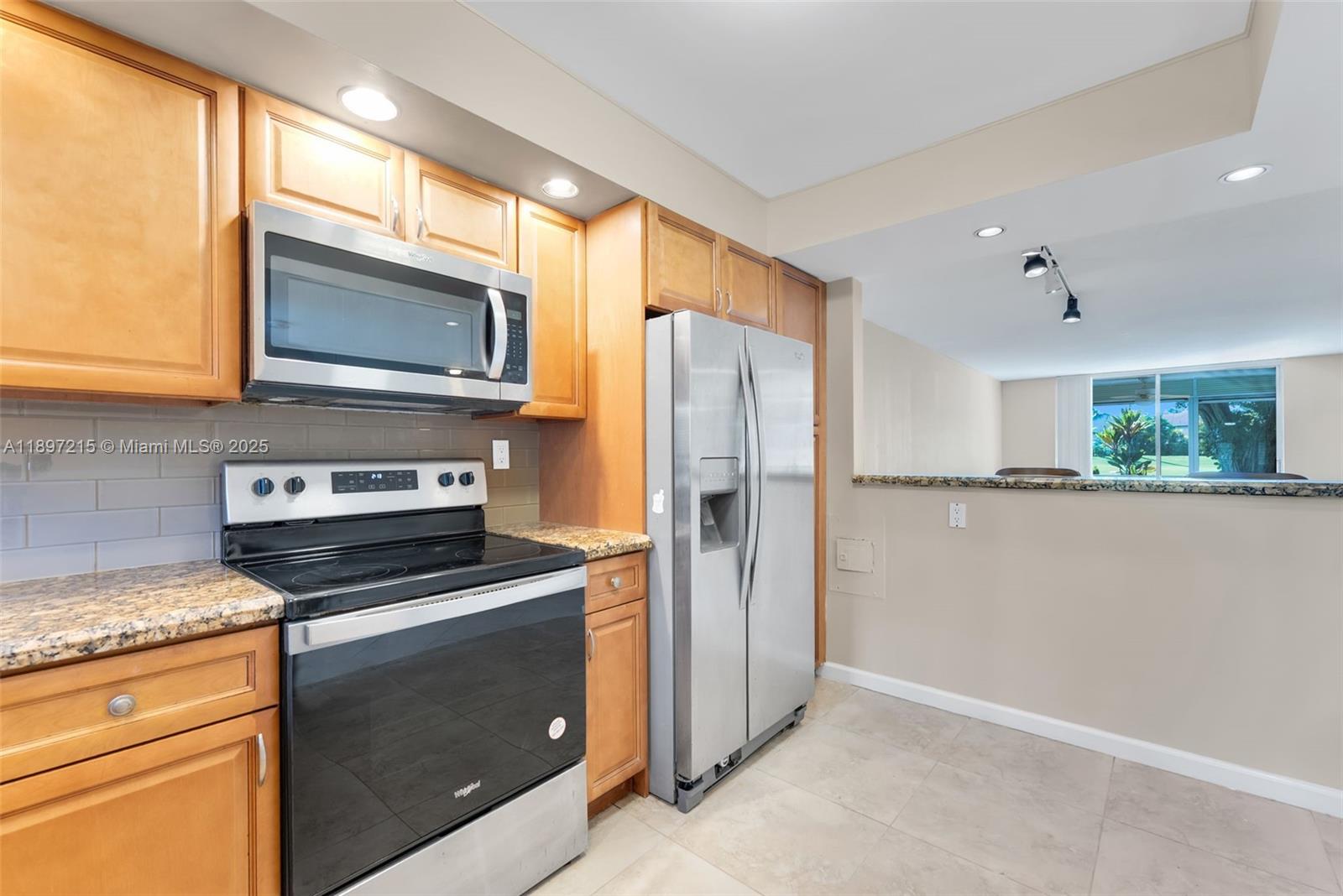 HOLLYBROOK GOLF AND TENNIS - Residential