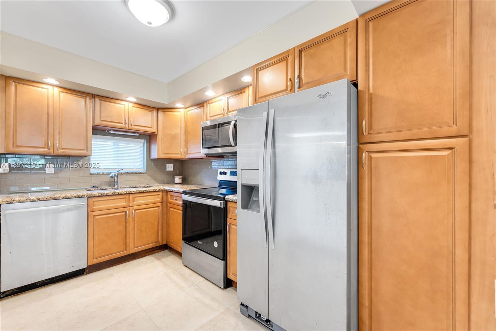 HOLLYBROOK GOLF AND TENNIS - Residential