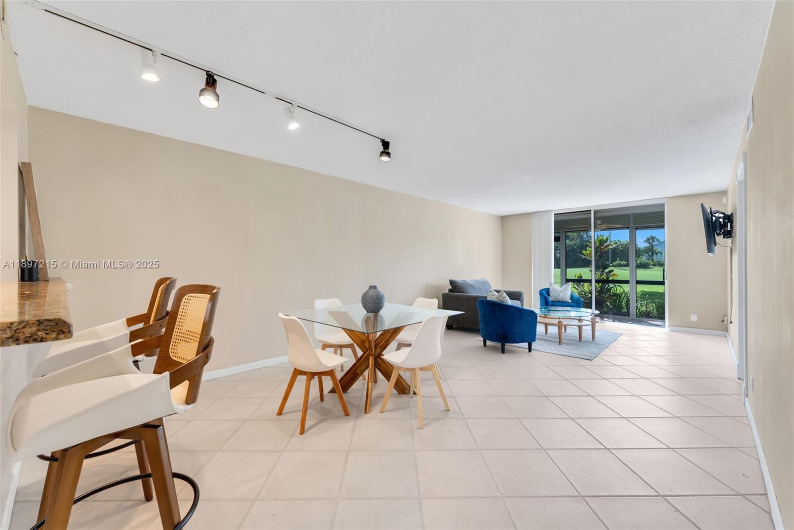 HOLLYBROOK GOLF AND TENNIS - Residential