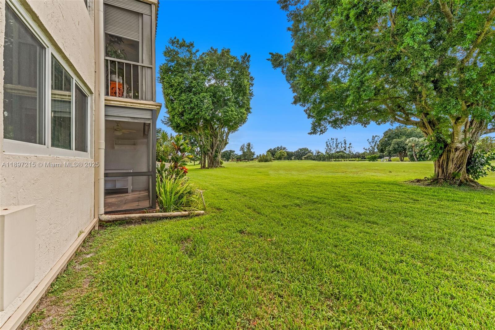 HOLLYBROOK GOLF AND TENNIS - Residential