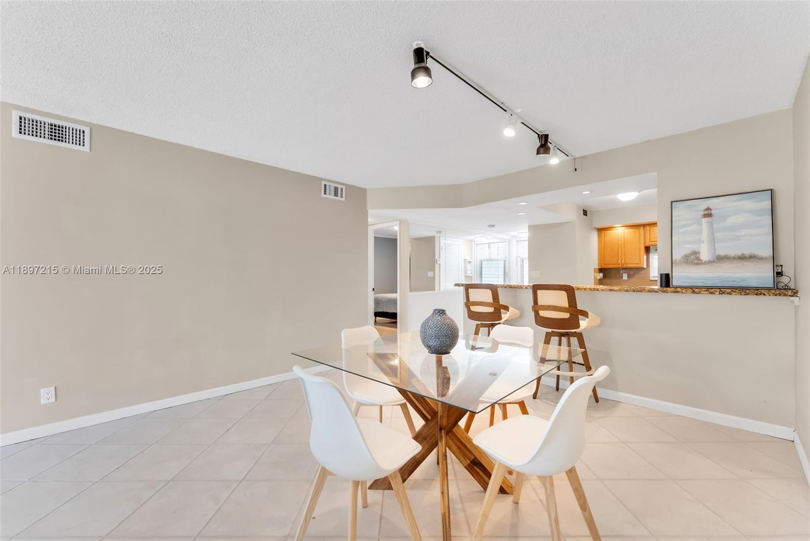 HOLLYBROOK GOLF AND TENNIS - Residential