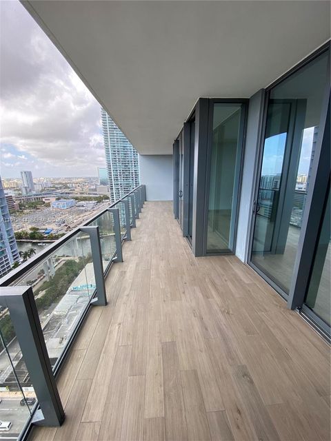 88 SW 7th St 2010 Miami FL 33130