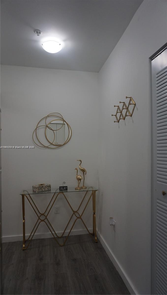 FIRST DECO CONDO - Residential