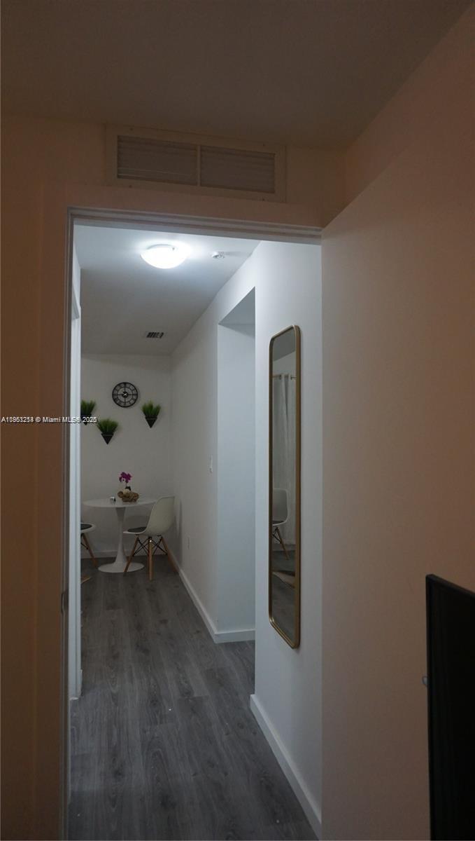 FIRST DECO CONDO - Residential