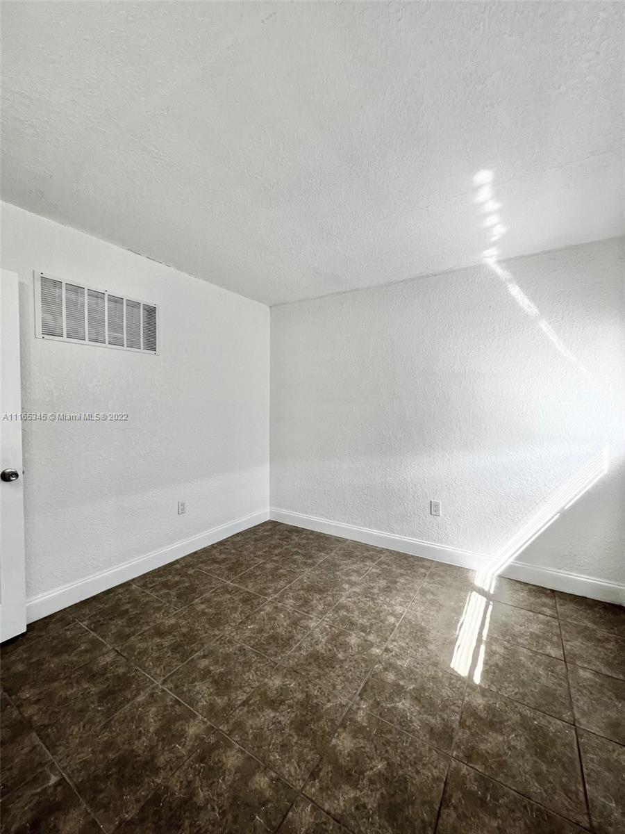 DOWDYS SUB - Residential Lease