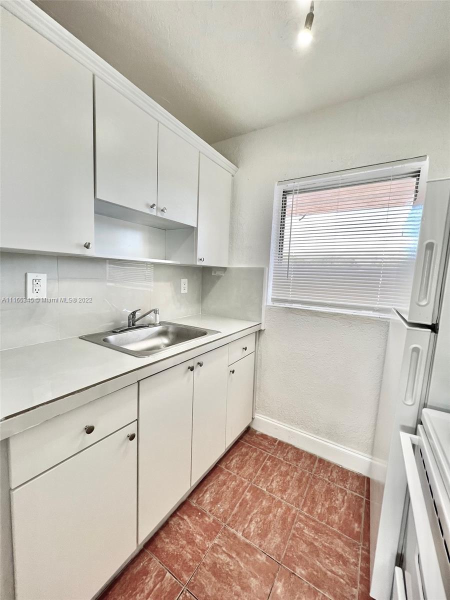 DOWDYS SUB - Residential Lease