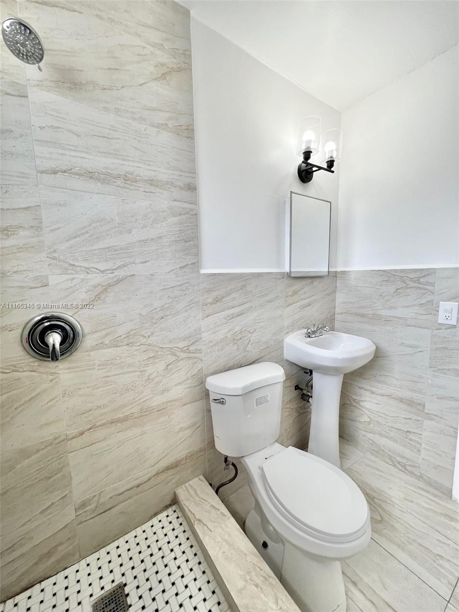 DOWDYS SUB - Residential Lease