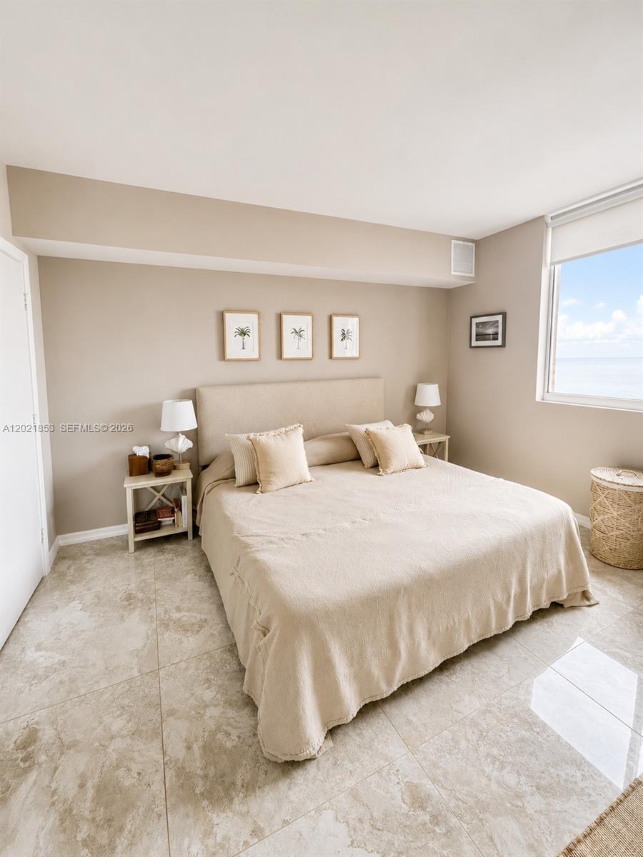 55 SE 6th St 3001