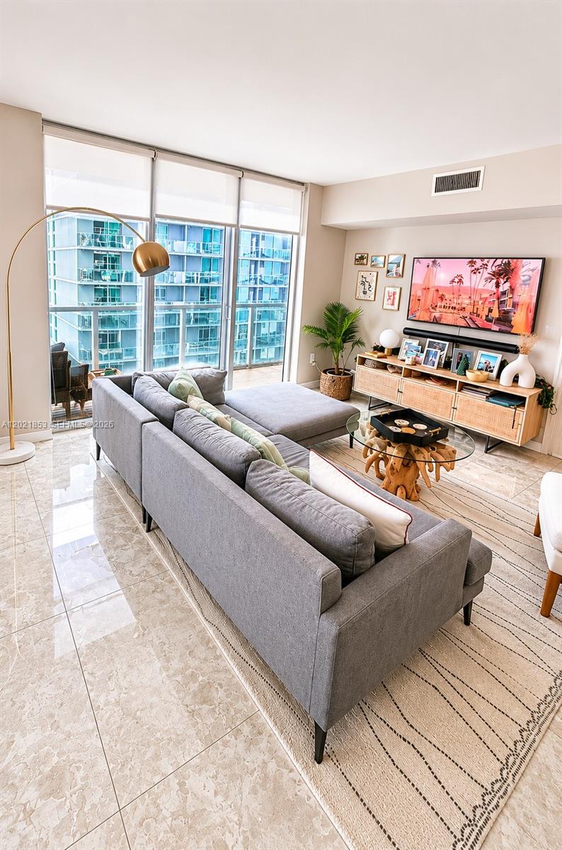 55 SE 6th St 3001