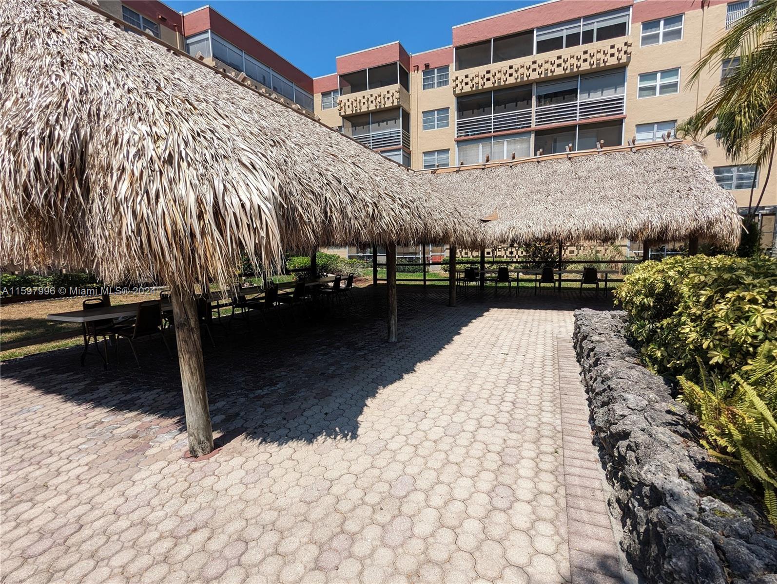 POLYNESIAN GARDENS CONDOM - Residential