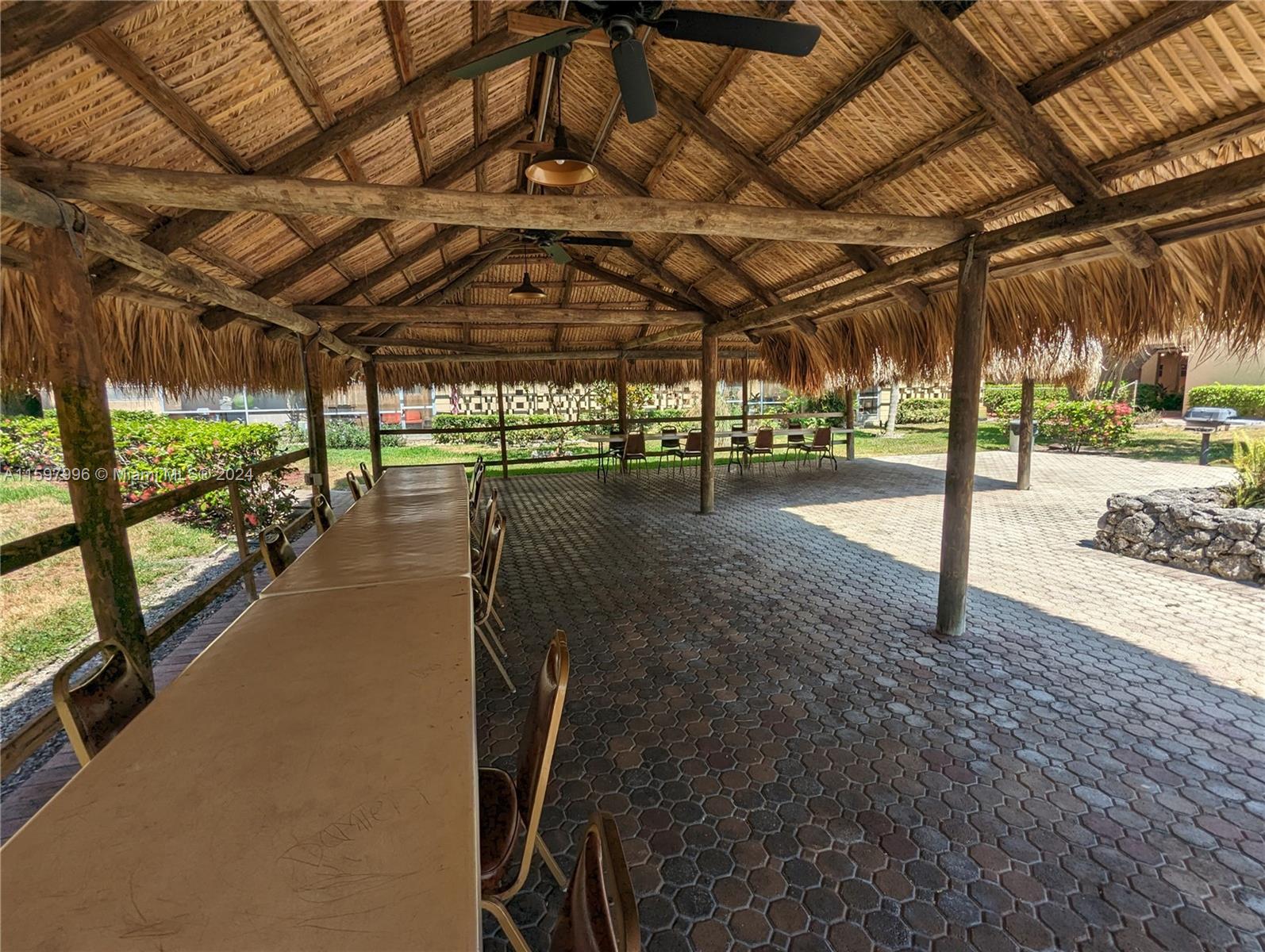 POLYNESIAN GARDENS CONDOM - Residential