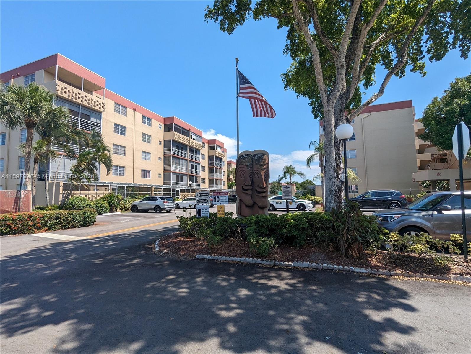 POLYNESIAN GARDENS CONDOM - Residential