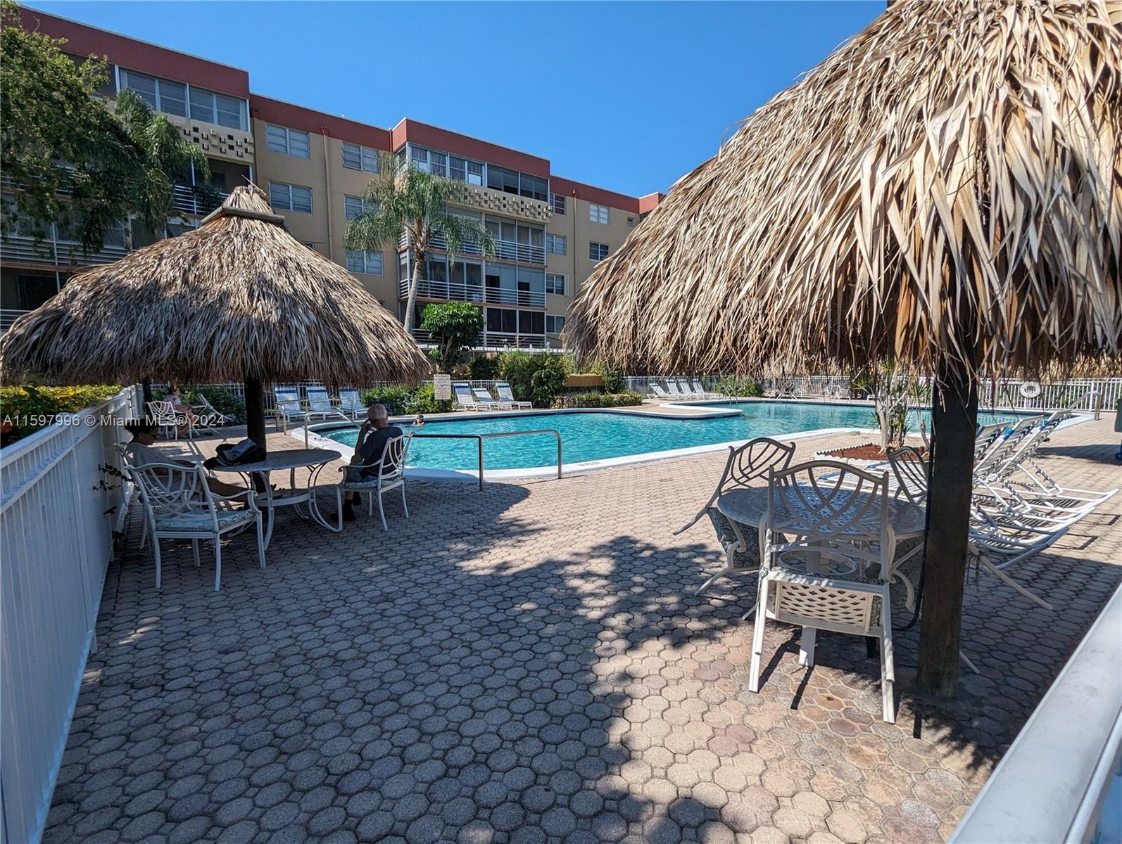 POLYNESIAN GARDENS CONDOM - Residential