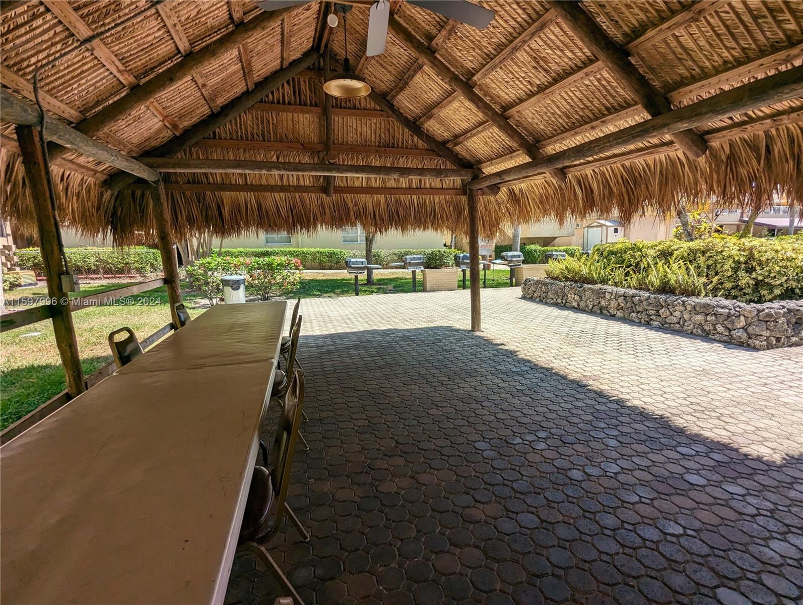 POLYNESIAN GARDENS CONDOM - Residential