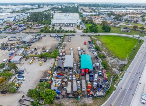 13800 NW 112th Ave Hialeah Gardens FL 33018