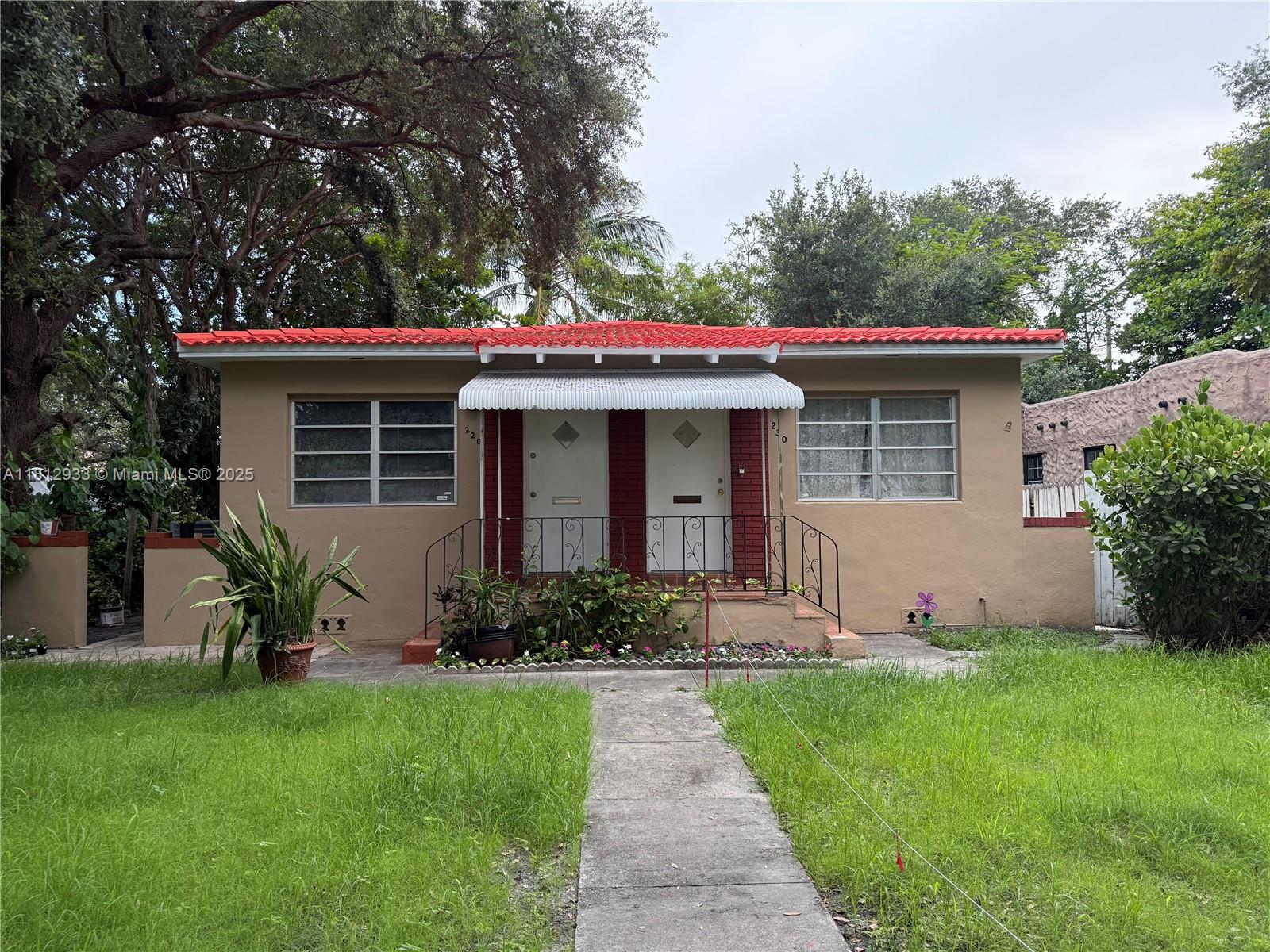 230 Hibiscus Dr 220, Miami Springs, Miami-Dade County, Florida - 2 Bedrooms  
1 Bathrooms - 
