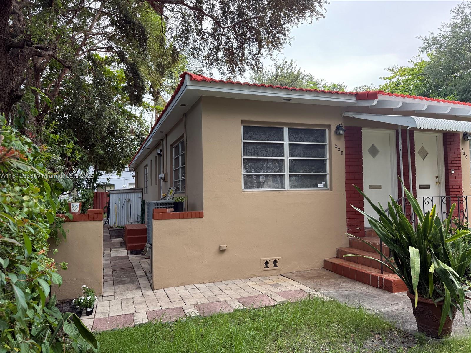 230 Hibiscus Dr 220