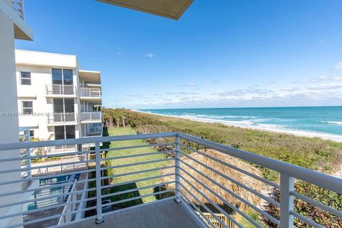 A home in Hutchinson Island