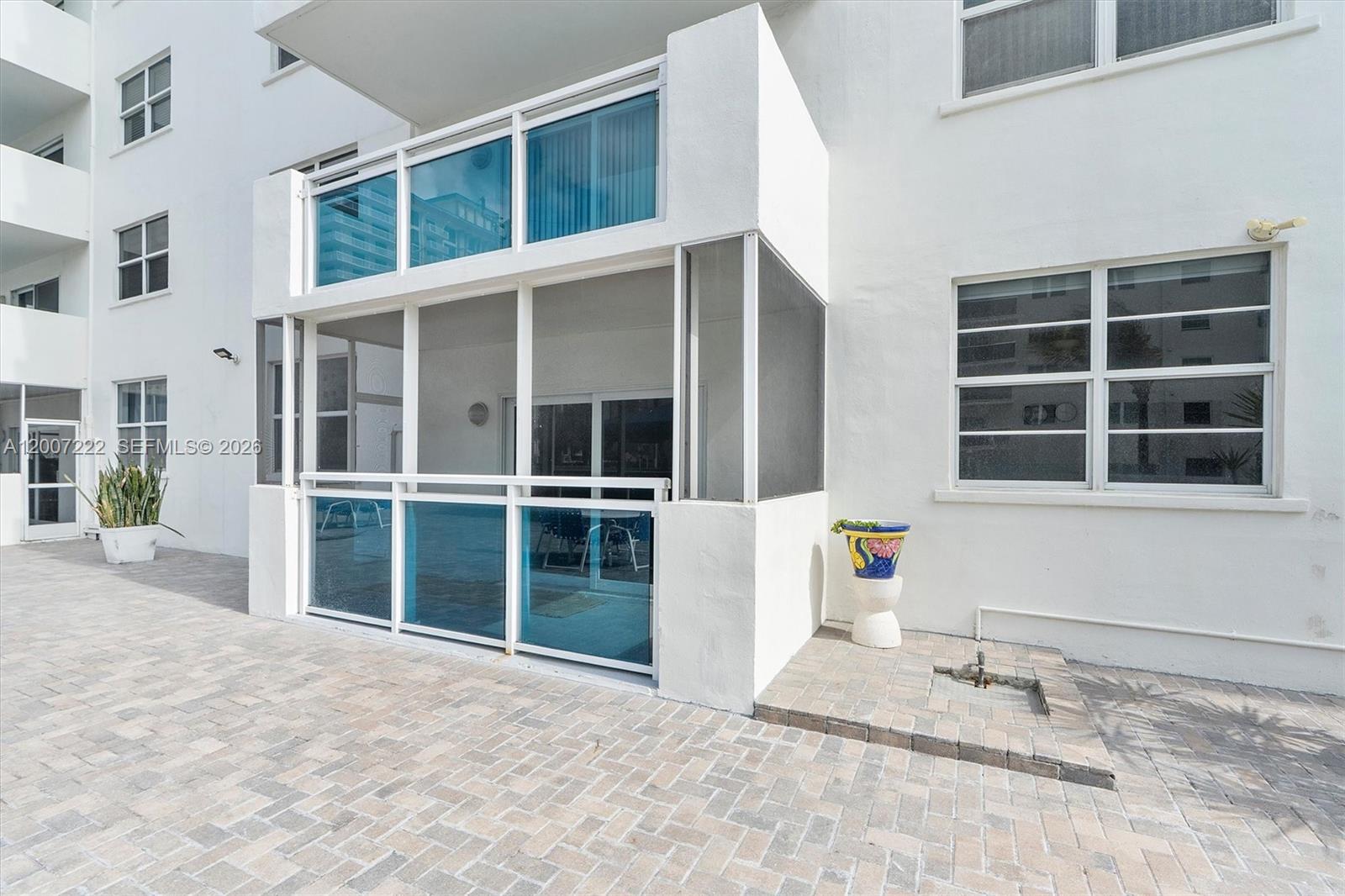 WELLINGTON TOWERS CONDO - Residential