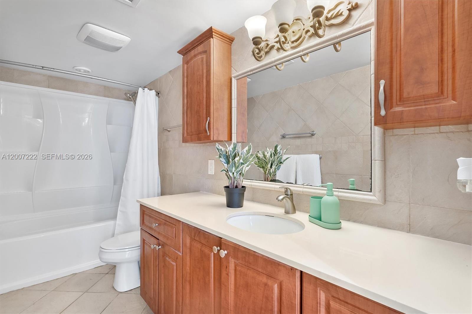 WELLINGTON TOWERS CONDO - Residential