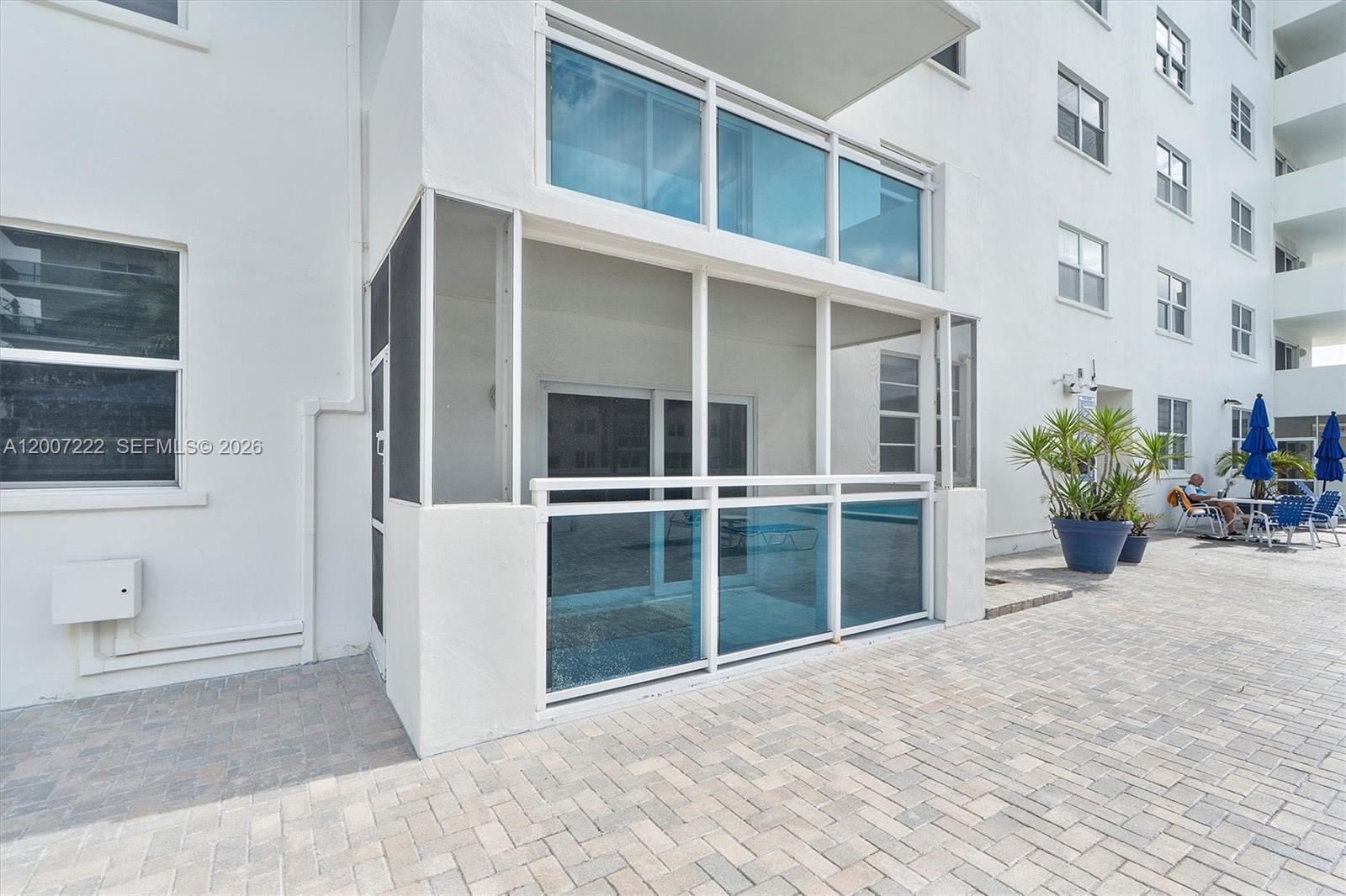 WELLINGTON TOWERS CONDO - Residential