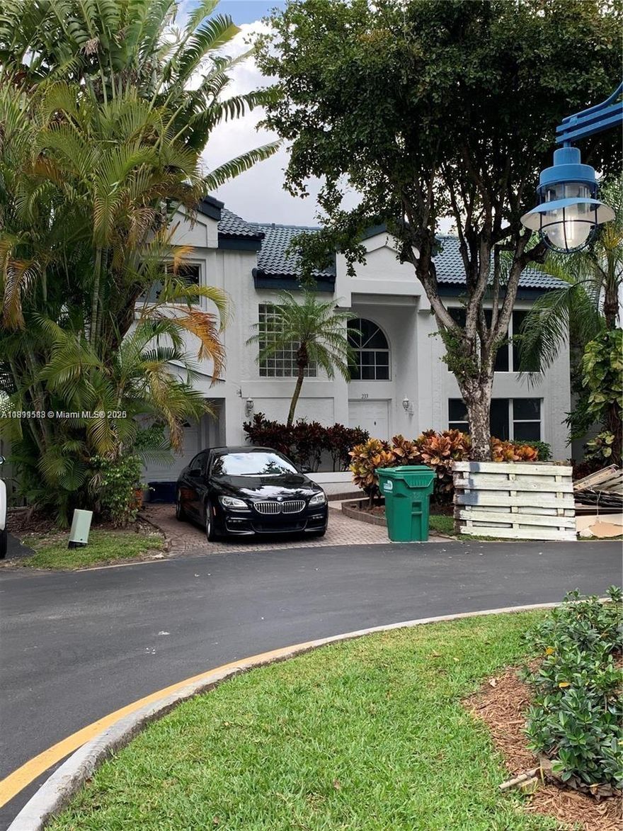 3/2.5 in San Simeon gated-community. Kitchen has granite countertops, stainless steel appliances, and opens to the dining room and living area. Washer/dryer in home. 24-hour security. The complex has a pool, clubhouse, theater, and tennis courts. Located close to Aventura Mall, Gulfstream Park, and with easy access to I-95. The beaches are within minutes away