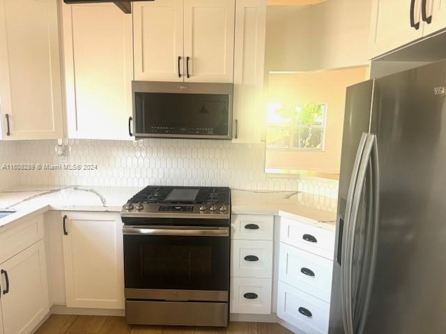LAKES OF THE MEADOW-MEADO - Residential Lease