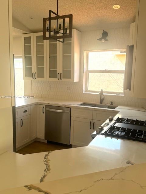 LAKES OF THE MEADOW-MEADO - Residential Lease