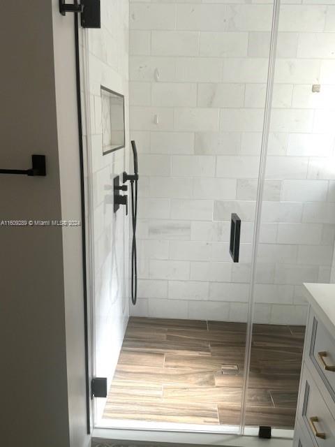 LAKES OF THE MEADOW-MEADO - Residential Lease