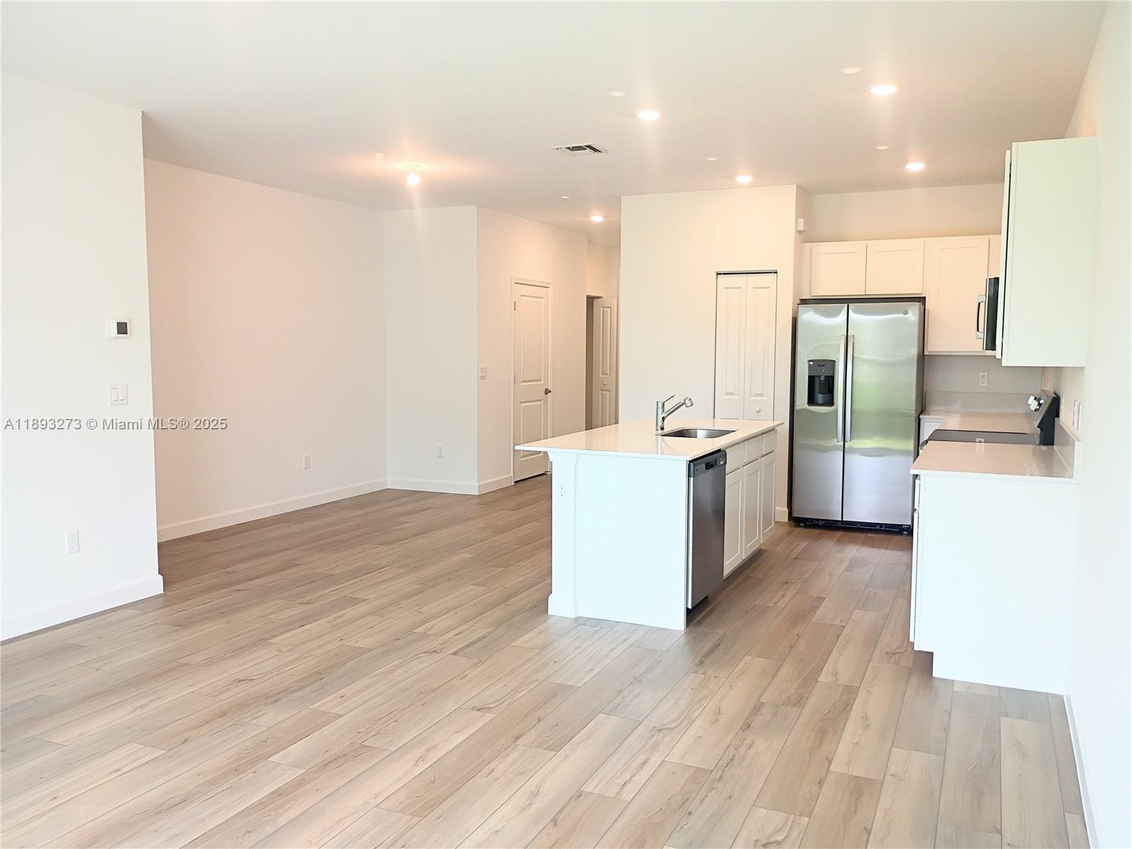 VERANDA PLAT NO. 9 - Residential Lease