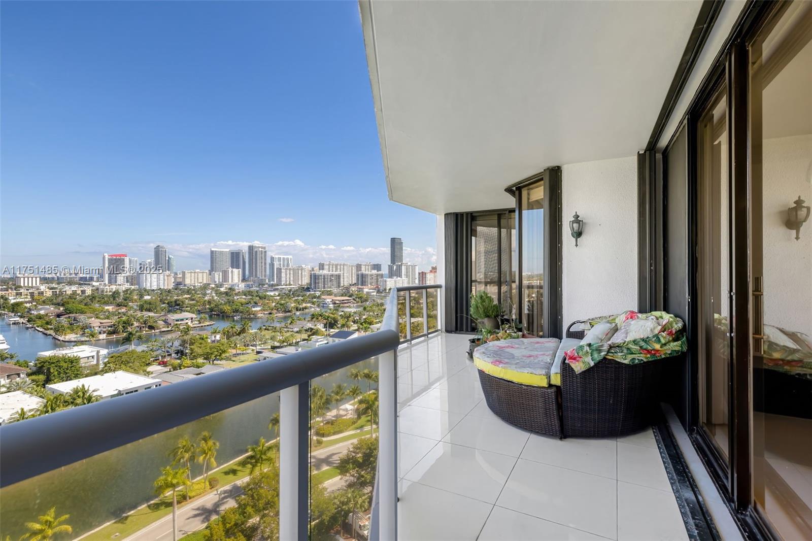 HARBORSIDE AT THE WATERWA - Residential