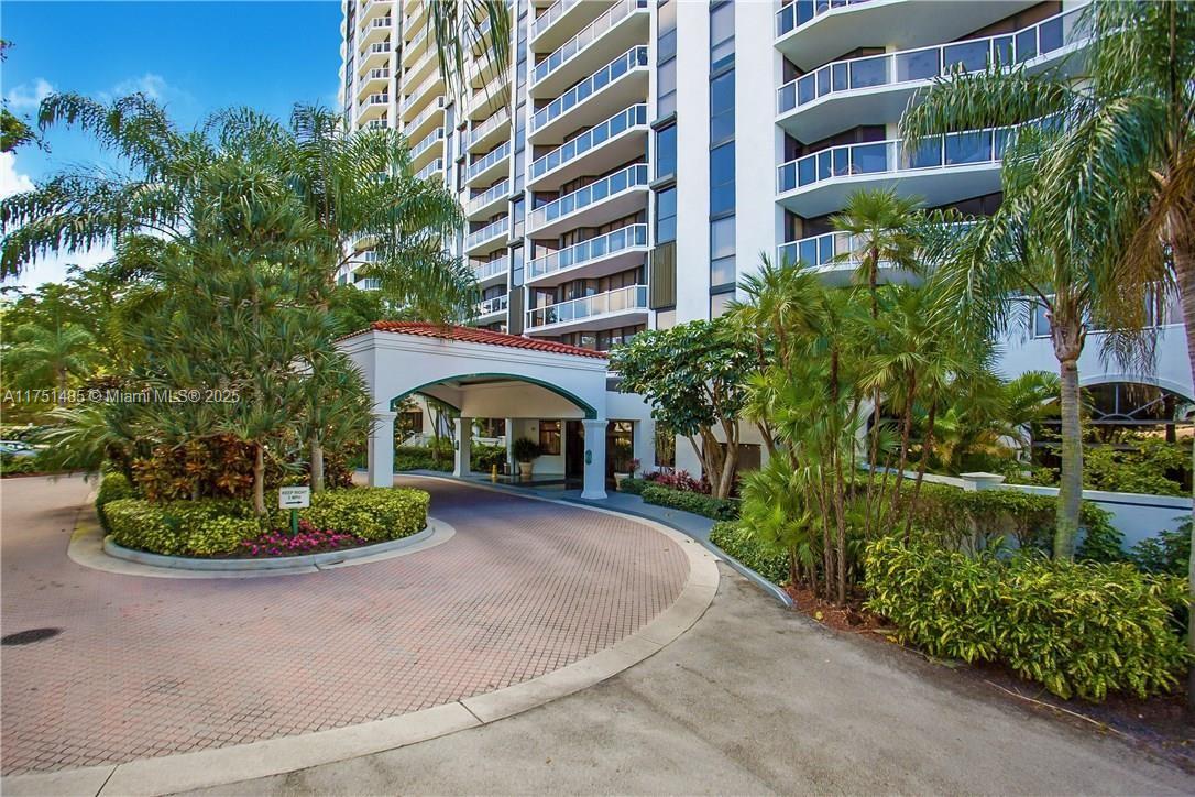 HARBORSIDE AT THE WATERWA - Residential