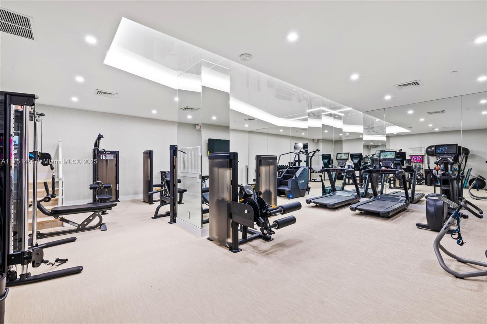 HARBORSIDE AT THE WATERWA - Residential