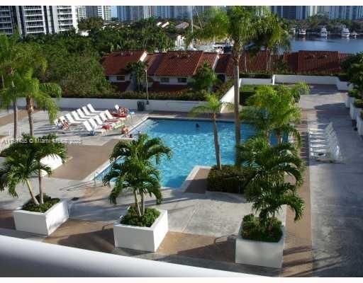 HARBORSIDE AT THE WATERWA - Residential