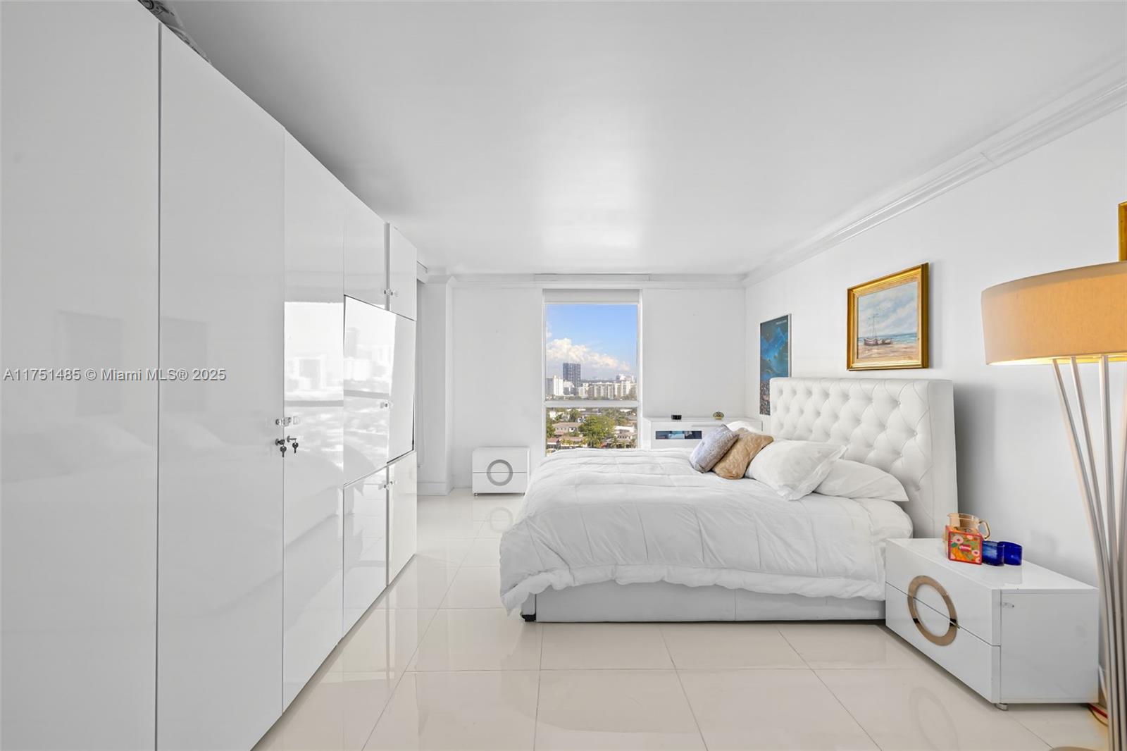 HARBORSIDE AT THE WATERWA - Residential