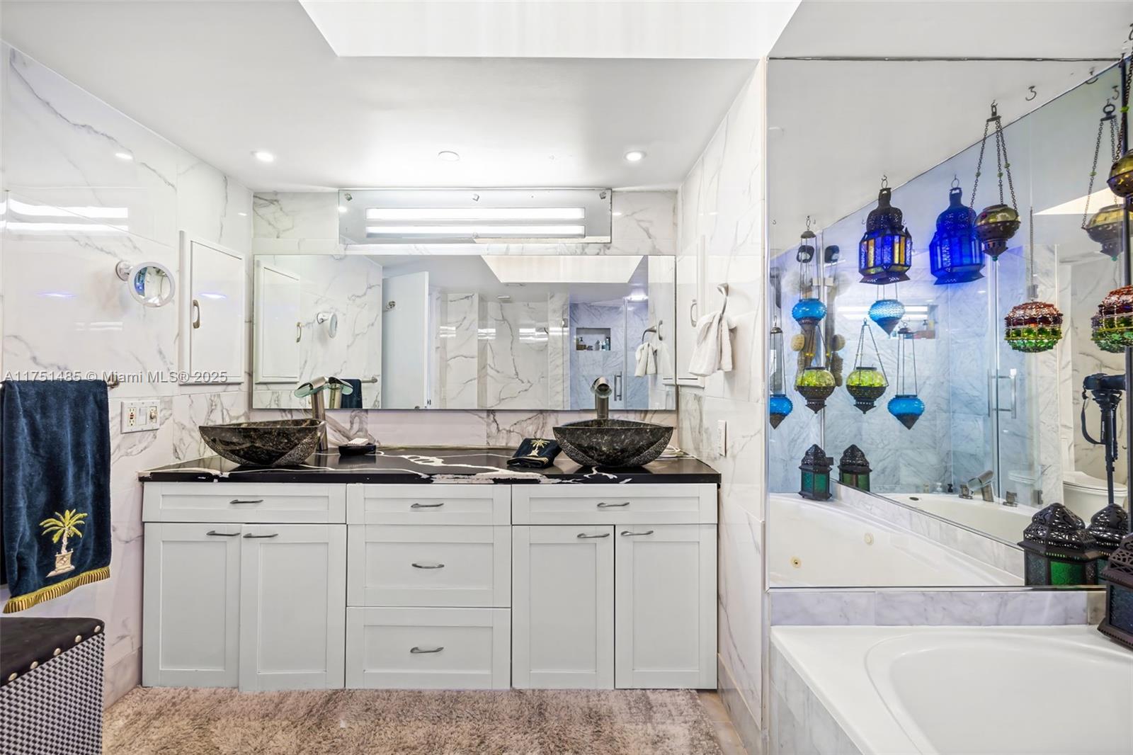 HARBORSIDE AT THE WATERWA - Residential