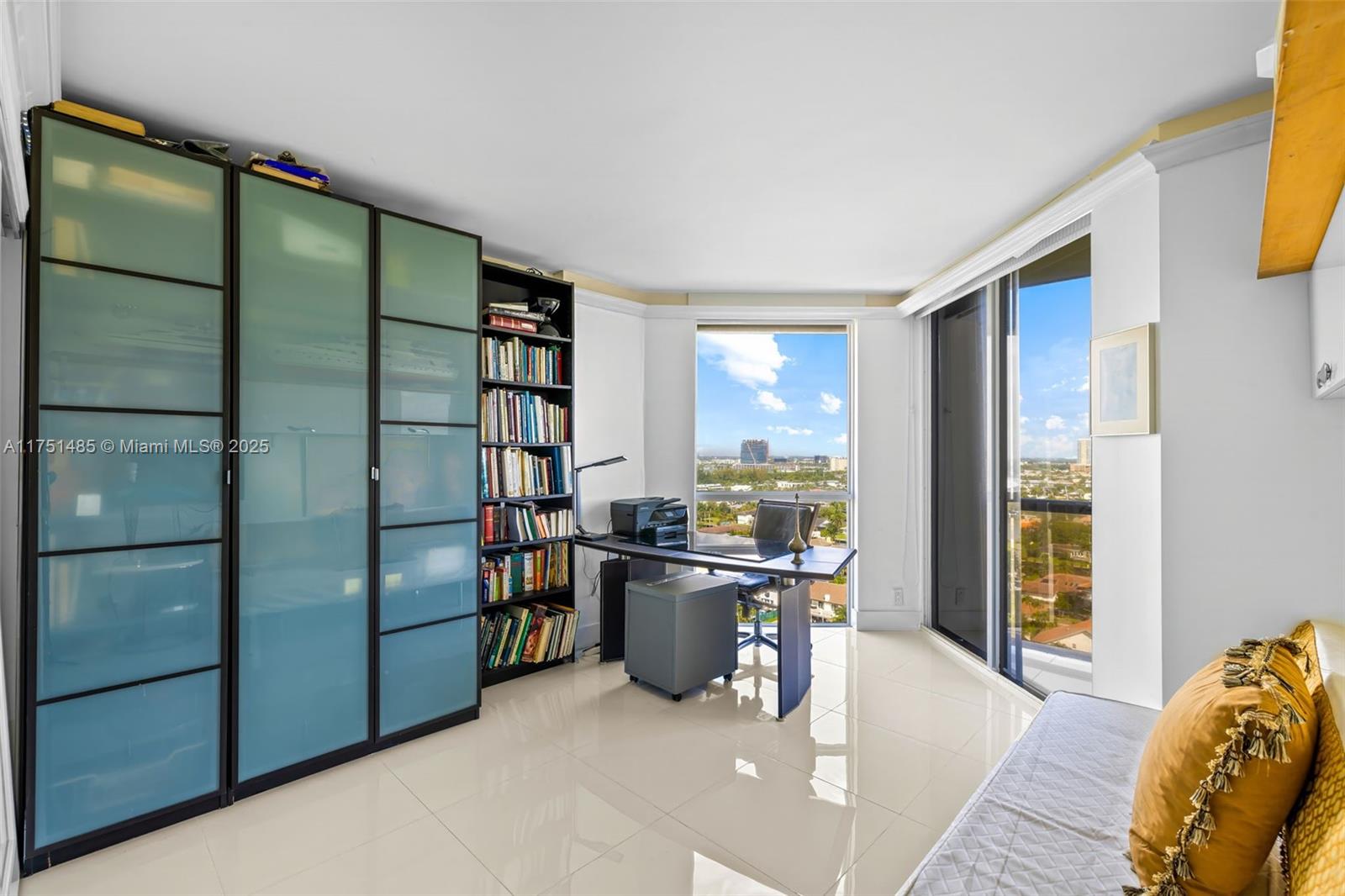 HARBORSIDE AT THE WATERWA - Residential