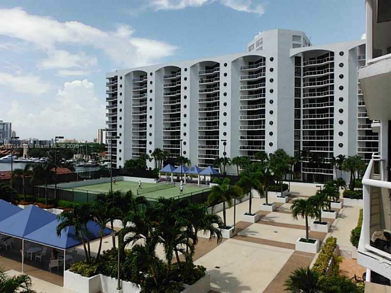 HARBORSIDE AT THE WATERWA - Residential