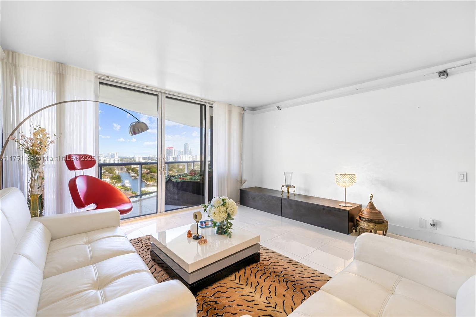 HARBORSIDE AT THE WATERWA - Residential