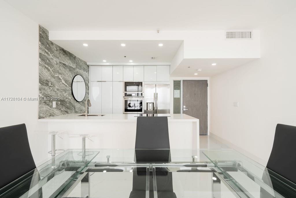 THE GRANDVIEW PALACE COND - Residential