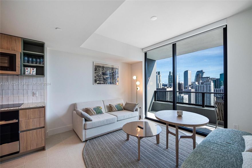 Fully furnished one bedroom 1 bath with beautiful views of the Downtown Miami and Brickell Skyline as well as the Bay. Enjoy the full service of a hotel while having the privacy of your own residence at the brand new Gale Condo. Walk to the Bay, Parks, Museum, Arena, and College. 5 Min by car to Brickell, and Wynwood, and 15min from the Beach and the Airport. Walk to the Brightline Train Station, take the train to Orlando and Back, or take the Metrorail to University of Miami. Multiple food and beverage options on-site, live in a brand new building in the center of Miami's downtown area.