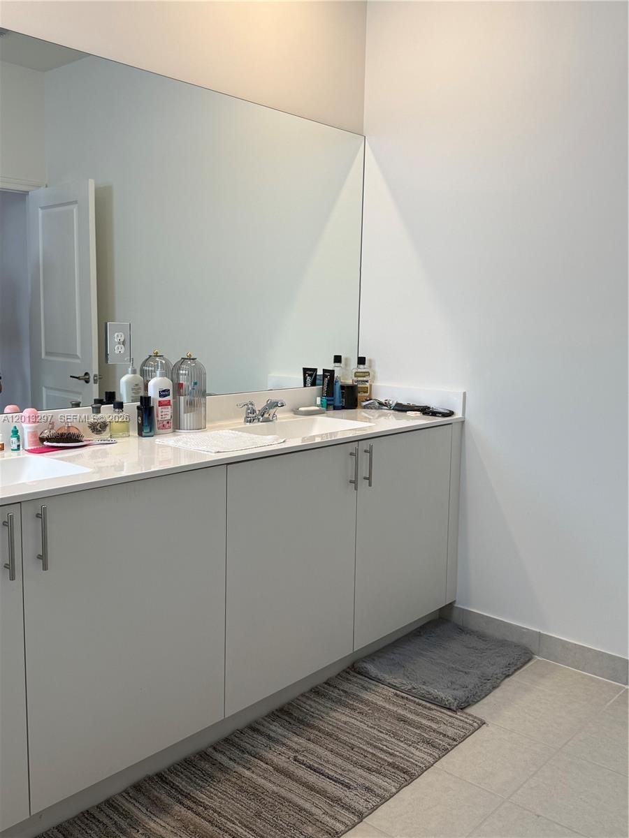 KENDALL ASSEMBLAGE NORTH - Residential