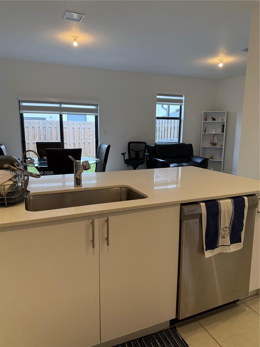 KENDALL ASSEMBLAGE NORTH - Residential