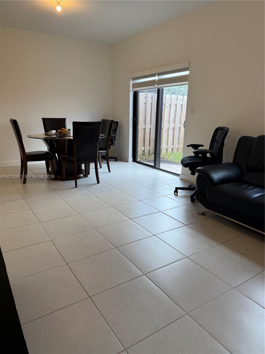 KENDALL ASSEMBLAGE NORTH - Residential