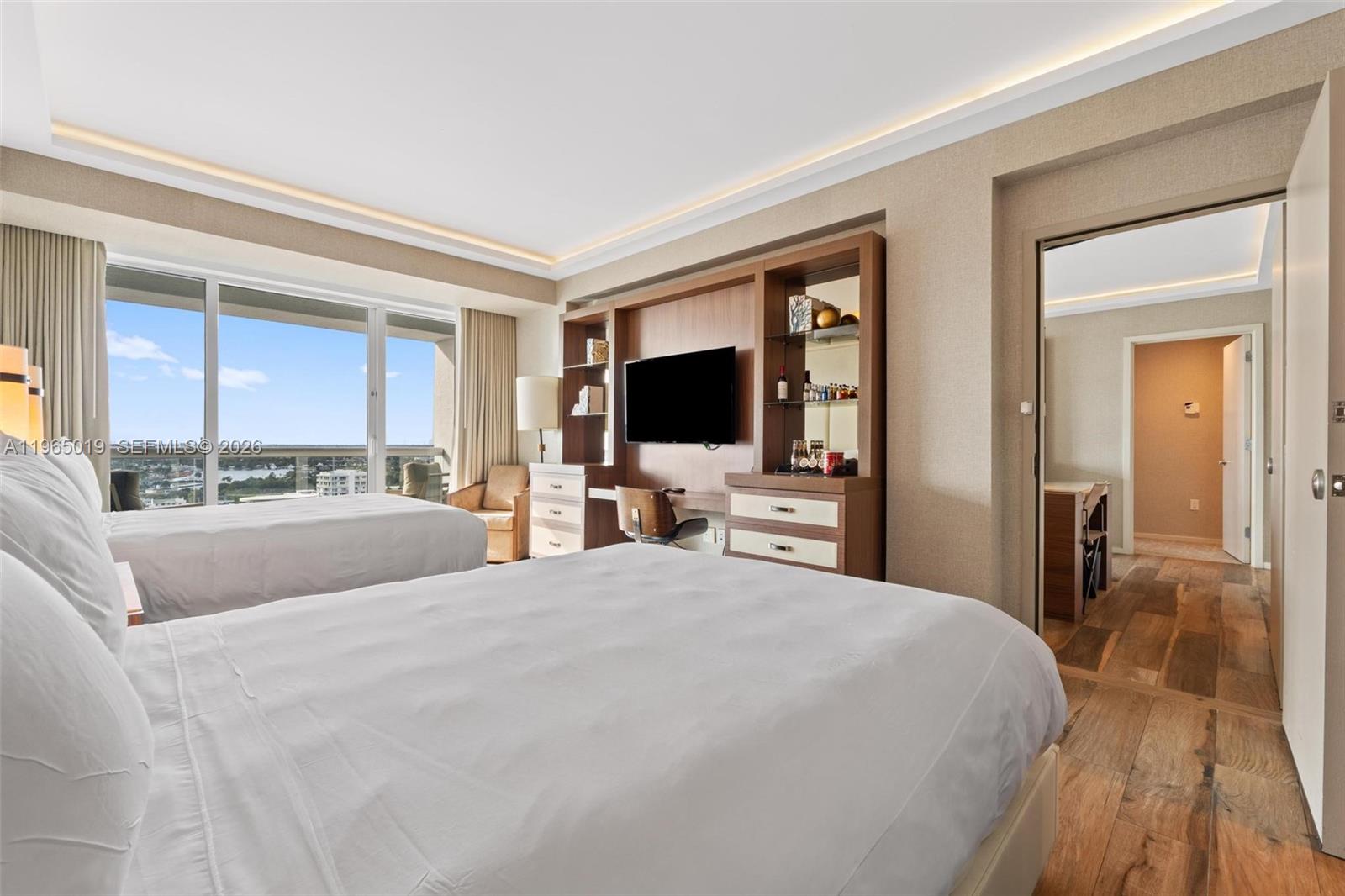 551 FLB CONDOMINIUM RESID - Residential